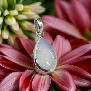 Rainbow Moonstone Pendant Necklace, 925 Sterling Silver Dainty Handmade Jewelry, Gemstone Gift for Mother&#39;s Day