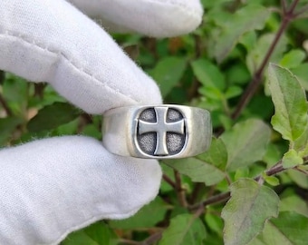 Cross Ring for Men - Vintage Templar Sterling Silver Plated Signet Ring - Christian Jewelry Gift