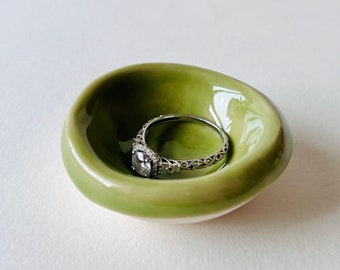 Groene ringschotel Verlovingsringschotel trouwringschotel