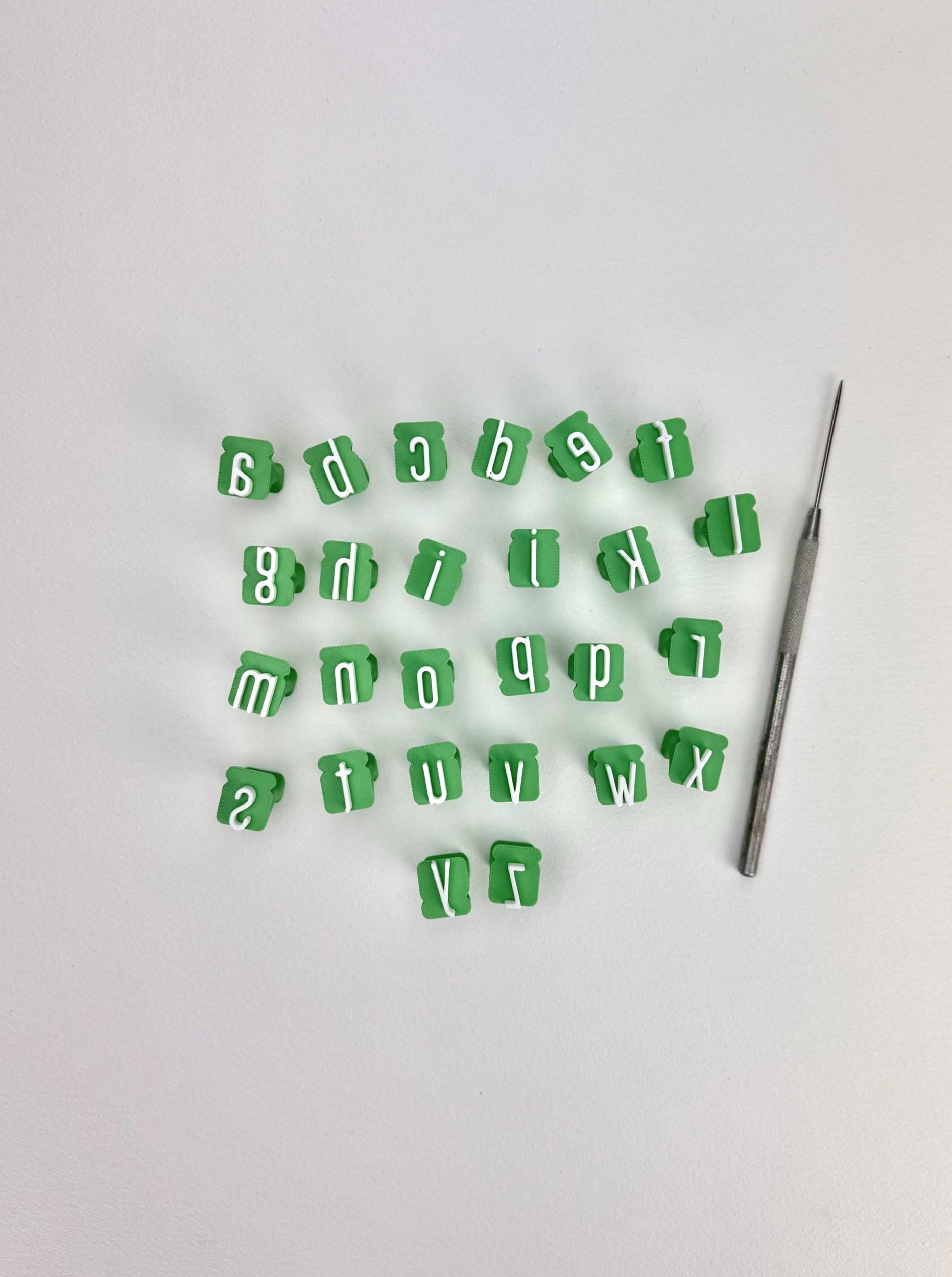 38 Stuks Alfabet kleistempelset, kleine letters letters stempels kleiset, pottenbakkersstempels letterset met cijfers, symbool alfabet lettersstempels voor keramiek kunstnijverheid DIY-projecten