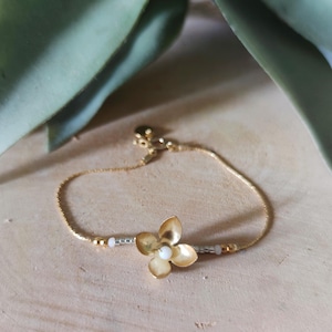 Flower wedding bracelet