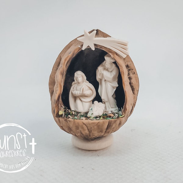 Wichtel Feen Puppen Miniatur Krippe in Walnuss handgemacht Weihnachten Krippenfiguren