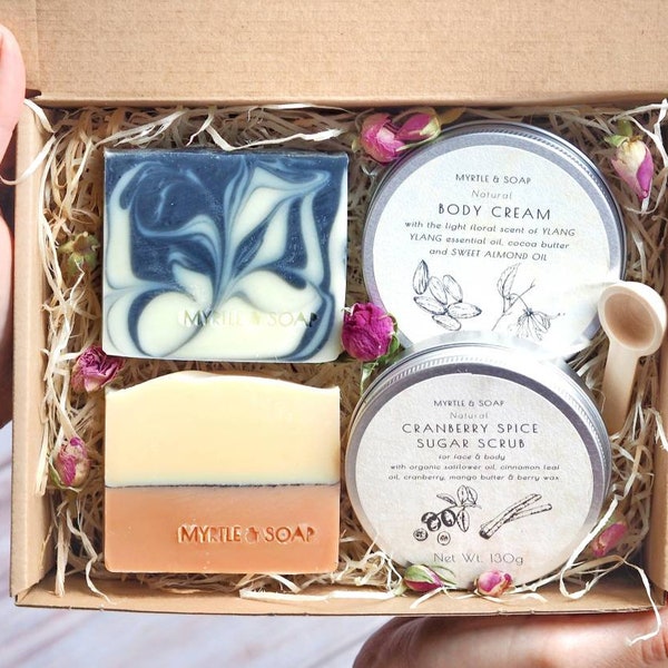 Myrtle MyBox SELF CARE mit Ylang Ylang Körpercreme, Cranberry Spice Zuckerpeeling & zwei Naturseifen