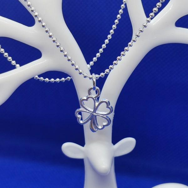 New Good Cause Silver or Gold Necklace with a Four Leaf Clover / Kleeblatt Charm Pendant