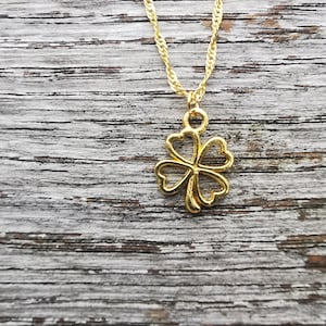 New Good Cause Gold Necklace with a Four Leaf Clover / Kleeblatt Charm Pendant