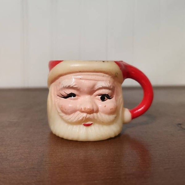 CHRISTMAS - Plastic Vintage Winking Santa Mug