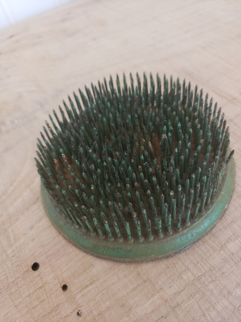 Vintage Metal Green Flower Frog Pin Frog Dazey Needlesharp Etsy