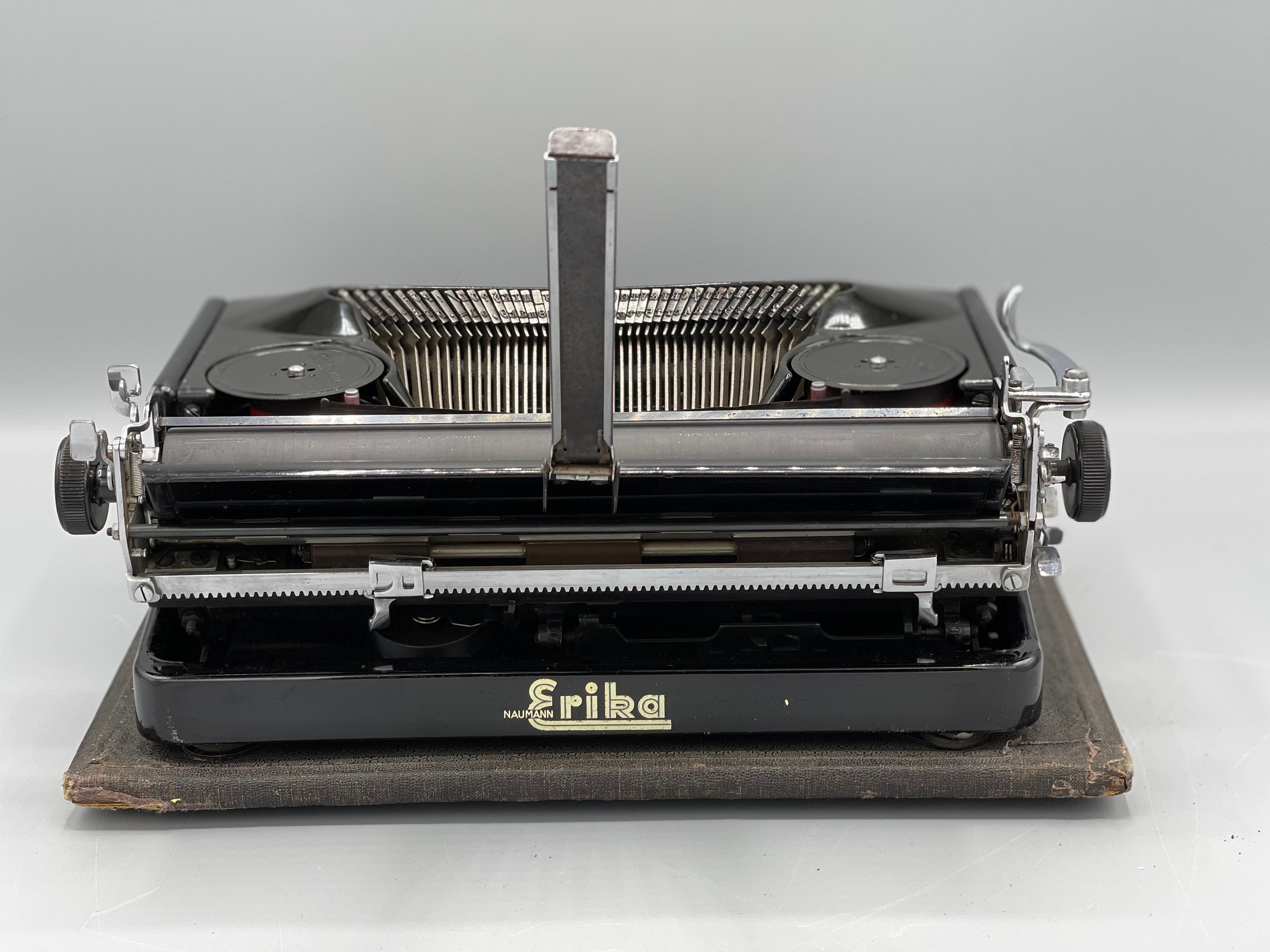 Rare, Collectable 1939 Vintage Erika 5 Typewriter From
