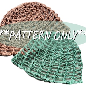 Puede incluir: Un patrón de ganchillo para un chal de encaje en forma de abanico. El patrón está disponible en dos colores: melocotón claro y verde claro. El texto "***PATTERN ONLY***" se superpone a la imagen.