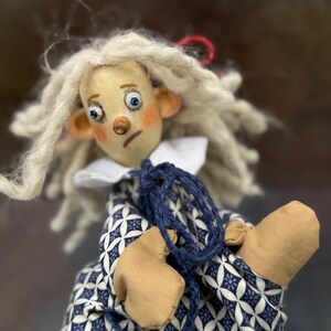 Handmade Character Puppet – Unique Wooden-Textile Hand Puppet with Expressive Face – Ideal for Theater, Kids, or Collectors