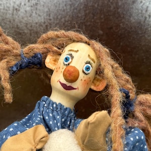 Handmade Character Puppet – Unique Wooden-Textile Hand Puppet with Expressive Face – Ideal for Theater, Kids, or Collectors