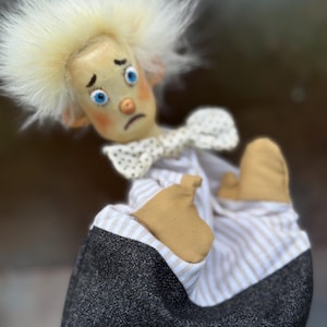 Unique Wooden-Textile Hand Puppet with Expressive Face – Handmade Character Puppet – Ideal for Theater, Kids, or Collectors