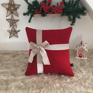 Handmade, Christmas, Red, Cushion, Gift, in the UK.