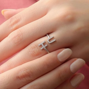 Anillo de letra personalizado en plata esterlina, regalo del día de San Valentín, anillo pequeño delicado, anillos de tamaño libre, regalos de dama de honor, regalo para ella.