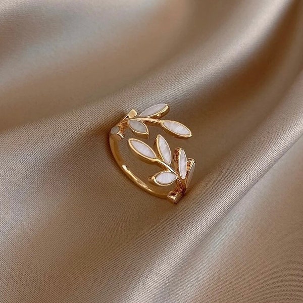 white flower ring, gold vine ring, leaf ring, wrap around leaf ring, gold leaves ring, nature ring, adjustable minimalist ring