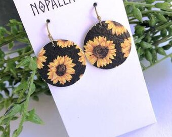 ROSTIVO Leather Earrings for Women Sunflower Printed Dangle Earrings for Girls ROSTIVO Leather Earrings for Women Sunflower Printed Dangle Earrings for Girls
