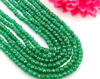 ザンビア産天然エメラルドビーズネックレス：手作りビーズの宝石
