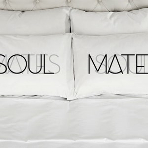 Soul Mates Paare Kissenbezüge (2er Set) Bedruckte Kissenbezüge Hochzeitstag Brautparty Geschenk