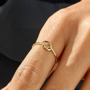 Solid Gold Love Knot Ring, 14k Gold Minimalist Friendship Ring for Women, Unique Stackable Ring, Dainty Everyday Ring, Mother Daughter Ring