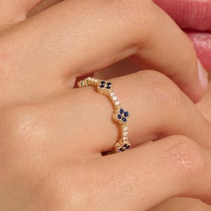 14k Solid Gold Blue Sapphire Clover Eternity Ring, Vintage Gothic Quatrefoil Band, Antique Style Art Deco Stacking Ring, Gemstone Jewelry
