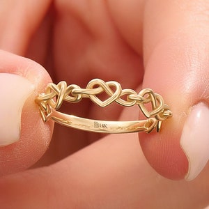 14k Gold Twisted Wire Heart Ring, Solid Gold Love Knot Stacking Ring, Pretzel Heart Shape Statement Ring, Minimal Barbed Wire Midi Ring