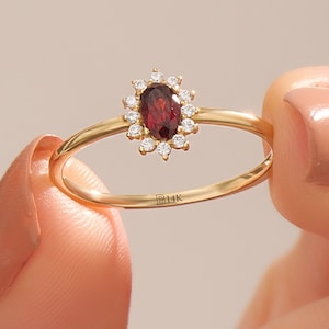 14k Gold Garnet Ring, Solid Gold Tiny Garnet Ring, Minimalist Garnet Promise Ring, Mothers Dainty Ring, January Birthstone Ring, Her Gifts