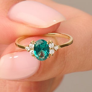 14k Solid Gold Emerald Ring for Women – Oval Cut Solitaire Gemstone Ring, Elegant May Birthstone Gift for Wife, Mom, or Promise Ring