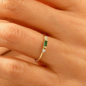 Solid Gold Emerald Baguette Ring, 14k Gold Emerald Engagement Ring for Women, May Birthstone Ring, Tiny Green Ring, Dainty Stacking Ring