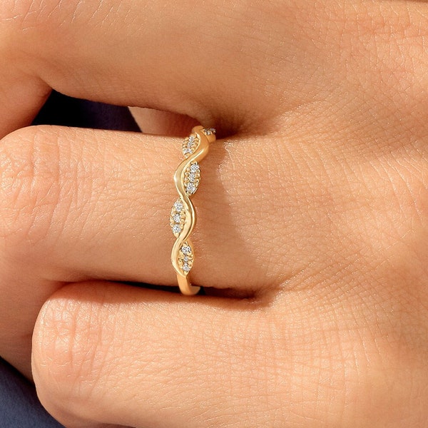 14k Solid Gold Leaf Wedding Band, Half Eternity Vine Ring, Nature Inspired Wavy Rings for Women, Unique Spiral Wedding Ring, Bridal Ring