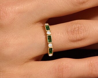 14k Baguette Emerald Wedding Band, Solid Gold Art Deco Stacking Ring, Bezel Green Gemstone Ring, Vintage Marriage Ring, Anniversary Gift