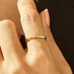 14k Gold Mobius Wedding Band, Solid Gold Twist Ring, Mens Womens Simple Matching Band, Couples Plain Anniversary Band, Male Female Gold Band image 3