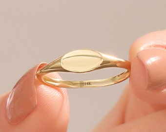 14k Gold Oval Siegelring, Massivgold graviert Pinky Ring, Zierlicher Siegelring, Benutzerdefinierter Anfangsring, personalisierter Schmuck, handgemachte Geschenke