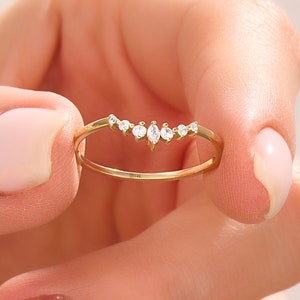 Curved Wedding Band, Solid Gold Tiara Wedding Ring, Contour Ring, Solitaire Ring Enhancer, Minimalist Ring, Nesting Ring for Engagement Ring