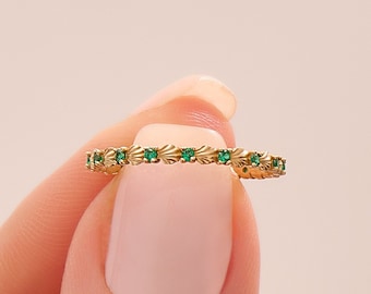 Solid Gold Emerald Seashell Band Ring, 14k Gold Stacking Ring Women, Thin Emerald Wedding Ring, Delicate 14 Karat Gold Stackable Rings