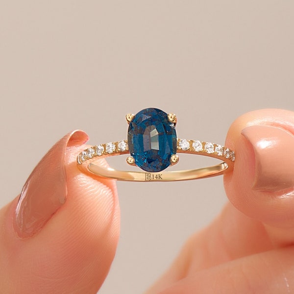 Anillo solitario de zafiro ovalado de oro de 14 k, anillo de compromiso de zafiro azul, anillo de piedra de nacimiento de septiembre de oro macizo, zafiro de laboratorio con anillo de diamantes Cz