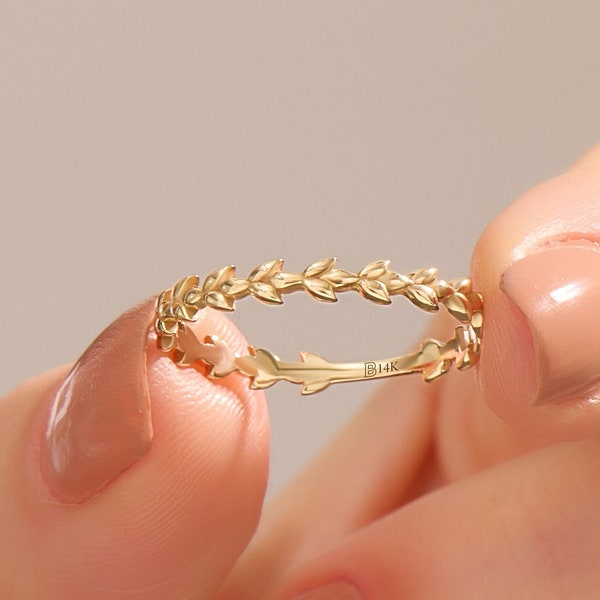 Anillo de vid de oro macizo de 14k, anillo de hoja minimalista para mujer, alianza delicada, anillo de apilamiento de flores, banda floral delgada, anillos inspirados en la naturaleza