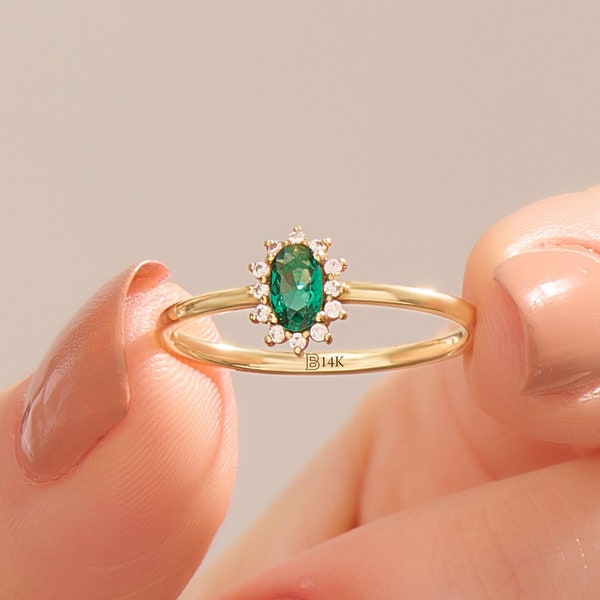 14k Gold Minimalist Emerald Ring, Solid Gold Tiny Emerald Ring, Green Engagement Ring, Womens Basic Solitaire Ring, Handmade Jewelry Gifts