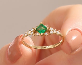 Anello di fidanzamento con smeraldo in oro massiccio 14k, anello solitario verde Art Deco, anello anniversario vintage, anello con smeraldo impilabile delicato, regalo fatto a mano