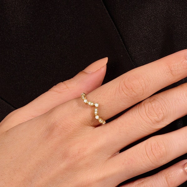 14k Art-Deco-Kurvenring, gebogener Ehering, Bandring aus massivem Gold, Vintage-Stapelring für Damen, einzigartiger Nesting-Ring, Pave-Cz-Konturring