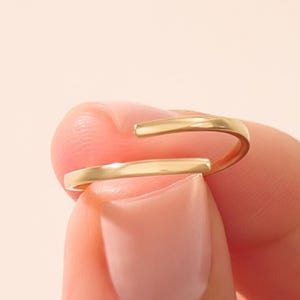 Elegant Bypass Thumb Ring, 14k Solid Gold Plain Wrap Rings for Women, Adjustable Wire Band, Thin Open Band Ring, Chic Everyday Wear Ring