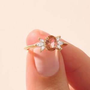 Solid Gold Champagne Sapphire Ring, Peach Sapphire Ring for Women, Oval Gemstone Ring, Dainty Statement Ring, Birthday Gift for Mom