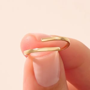 Elegant Bypass Thumb Ring, 14k Solid Gold Plain Wrap Rings for Women, Adjustable Wire Band, Thin Open Band Ring, Chic Everyday Wear Ring
