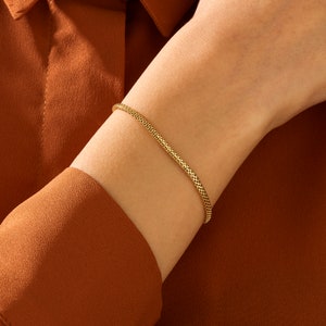 Solid Gold Oval Chain Bracelet for Women, 14k Gold Dainty Bracelet, Minimalist Link Chain, Delicate Everyday Bracelet, Elegant Jewelry Gifts