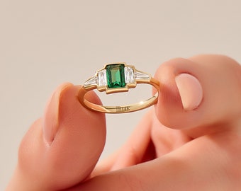 14k Gold Art Deco Emerald Ring, Solid Gold Green Engagement Ring, Emerald Solitaire Rings for Women, Vintage Design Gemstone Ring