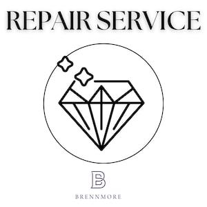 Könnte beinhalten: Weißer Hintergrund mit den Worten "REPAIR SERVICE" in schwarzer Schrift. Eine schwarze Strichzeichnung eines Diamanten befindet sich in einem Kreis, mit zwei Sternen darüber. Der Markenname "BRENNMORE" steht unten.