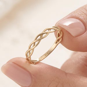 Celtic Knot Ring, Braided Irish Wedding Band for Women, 14K Solid Gold Stacking Ring, White Gold Anniversary Gift