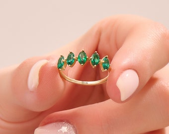 14k 5 Stone Emerald Ring, Solid Gold Oval Cut Statement Rings for Women, Green Gemstone Jewelry Ring, Dainty May Birthstone Ring, Stackable