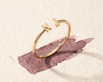 Doppelinitialenring aus 14-karätigem Massivgold, personalisierter offener Armreif mit zwei Buchstaben, individueller Initialenschmuck, minimalistischer Partnerring, Geschenk für Sie