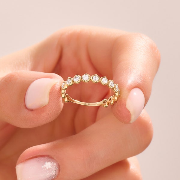 Echtgold Lünette Ewigkeit Ring Frauen, 14k Echtgold zierliche Kugel Infinity Ring, schwimmende Perlen Stapelring, minimalistische Schmuck Band