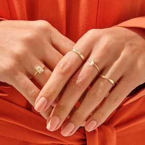 Vintage Baguette Ring, 14k Solid Gold Pinky Signet Ring, Alledaagse minimalistische sieraden voor vrouwen, Sierlijke Gesimuleerde Diamond Cz Crystal Ring afbeelding 9